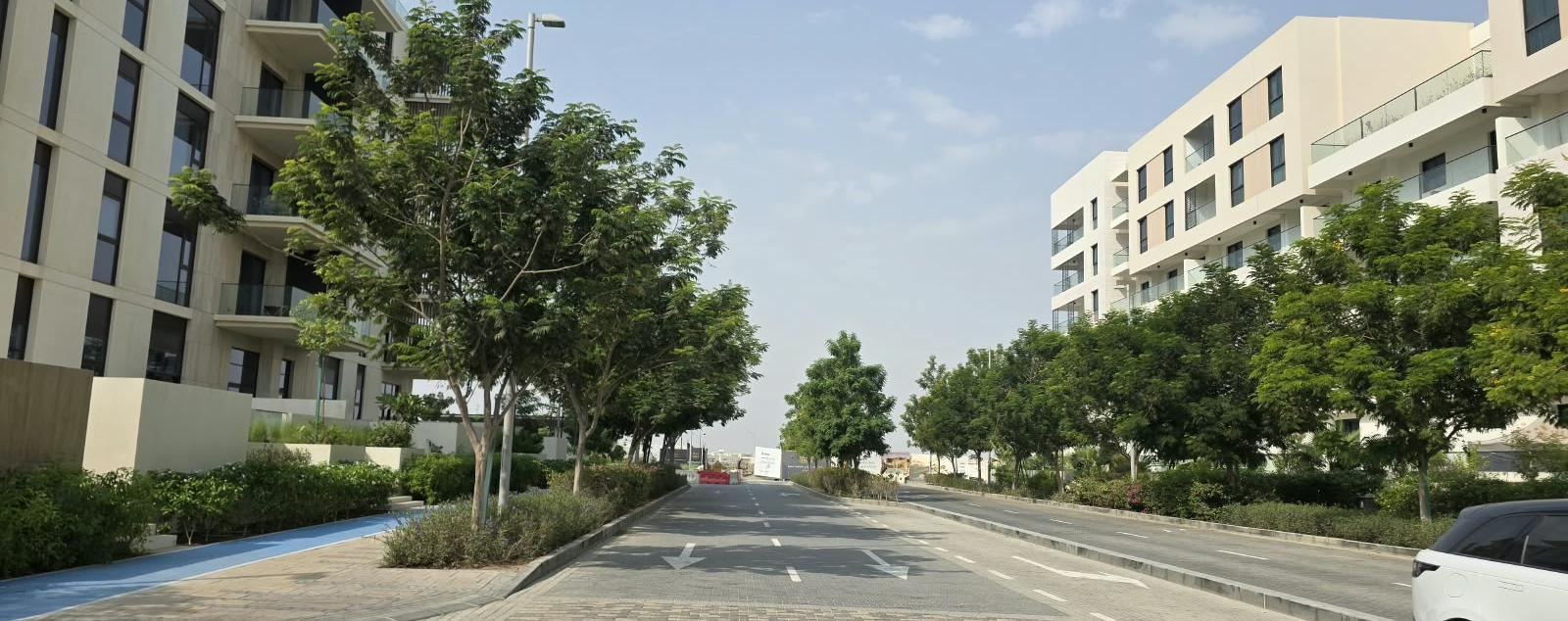 Al Mouj: Residential streets and pedestrian areas