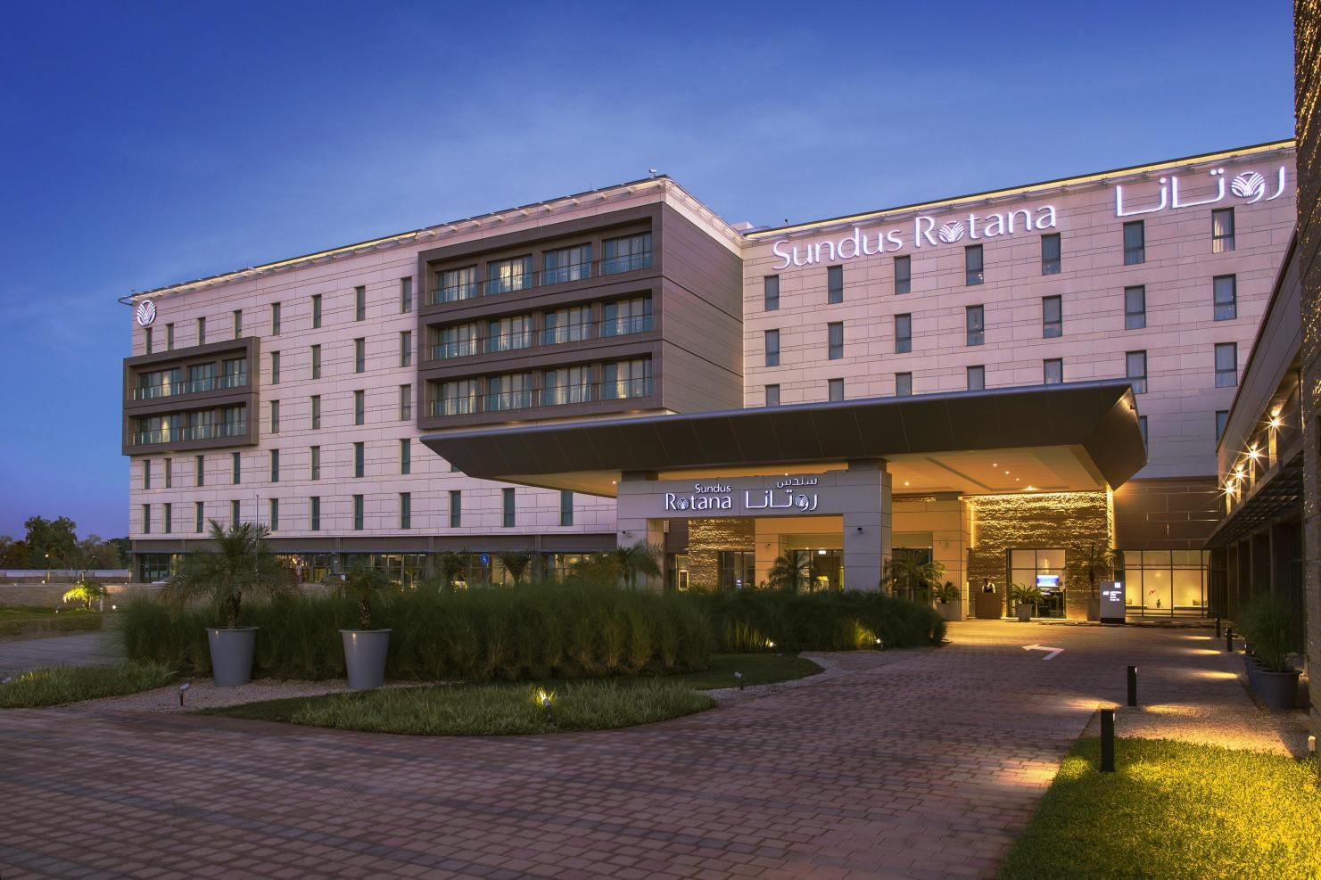 Hospitality: Hotel entrance landscape and lighting